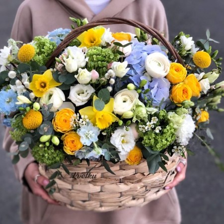 Basket of flowers №1