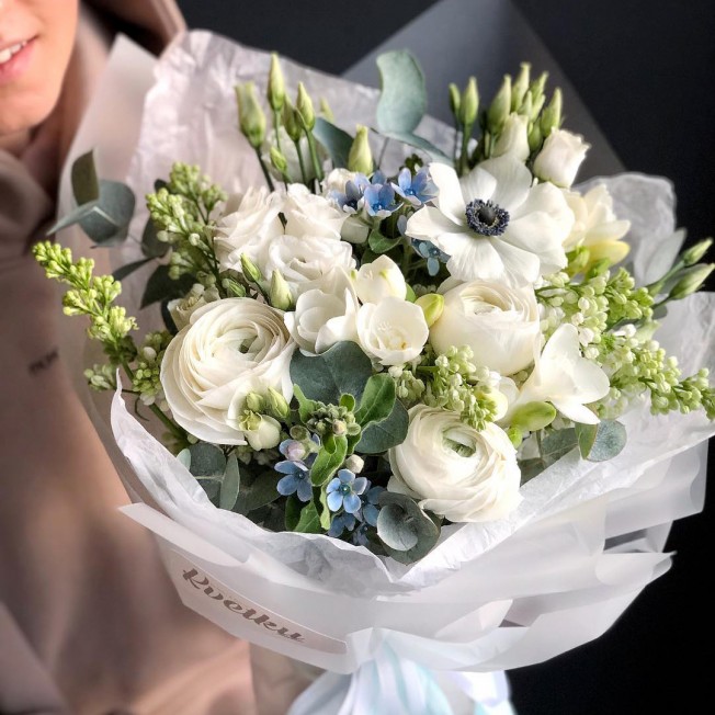 Bouquet of flowers №25 of lilac, ranunculus, eustoma, anemone