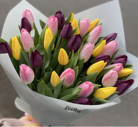 Bouquet of tulips mix